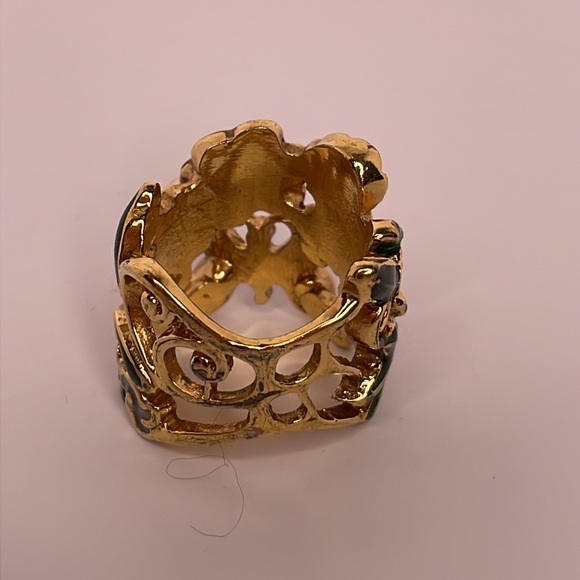 GUESS Ring Gold Tone Butterfly Flowers Enamel Ring - Picture 4 of 8